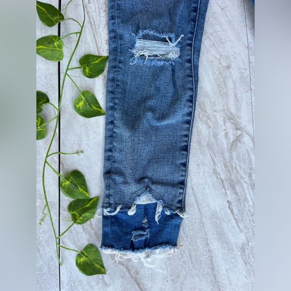 Urban Outfitters Distressed Denim Jeans High Rise Waist Ripped BDG Medium Wash - Picture 8 of 11